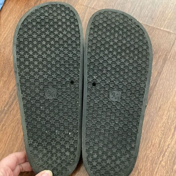 True Religion Black Slides with Rhinestone Logo - Picture 4 of 6